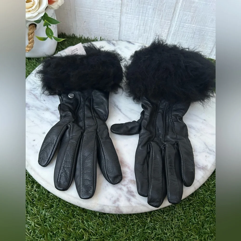 UGG Genuine Dyed Shearling black  Leather Trimmed Gloves women size large NEW